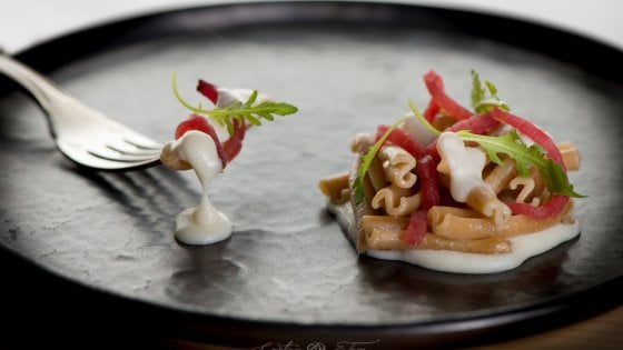 104635434-3ec1ba1c-4b29-4a61-8a06-6b4bcbd2c747